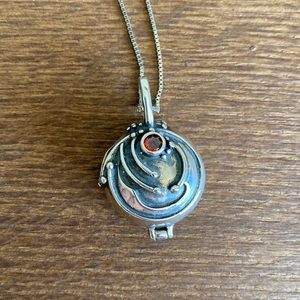 NWOT Vampire Diaries TVD Elena Gilbert Necklace